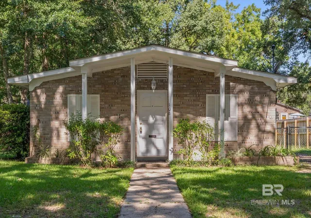 Homes for sale in Mobile, AL | 108 Mohawk Street, Mobile, AL 36606 | MLS# 399209