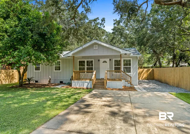 Photo 1 of Single family home for sale at 6233 Ponder Rd, Fairhope, AL 36532 | MLS# 406832 | Listing updated on 2026-08-11