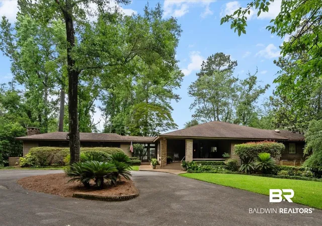 Photo 1 of Single family home for sale at 3500 Venetia Rd, Mobile, AL 36605 | MLS# 397689 | Listing updated on 2026-08-02