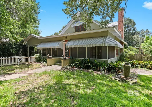 Homes for sale in Fairhope, AL | 118 Fels Avenue, Fairhope, AL 36532 | MLS# 399173