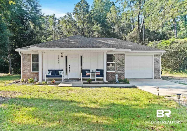 Photo 1 of Single family home for sale at 1933 Wildwood Pl, Mobile, AL 36609 | MLS# 398851 | Listing updated on 2026-08-05