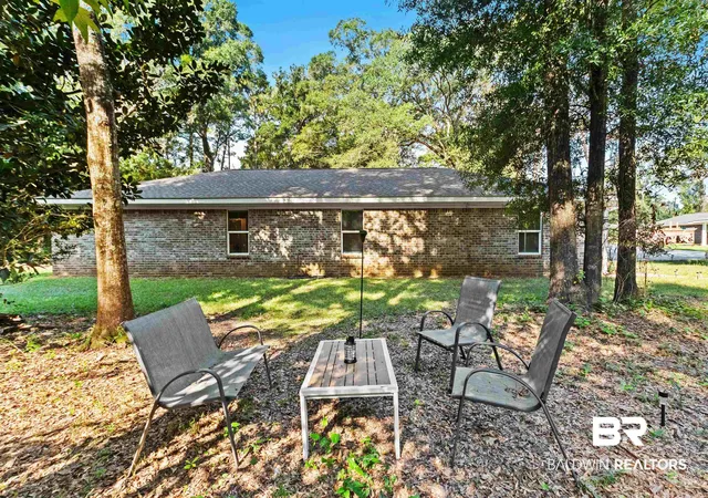 Photo 3 of Single family home for sale at 1933 Wildwood Pl, Mobile, AL 36609 | MLS# 398851 | Listing updated on 2026-08-05