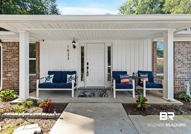 Photo 3 of Single family home for sale at 1933 Wildwood Pl, Mobile, AL 36609 | MLS# 398851 | Listing updated on 2026-08-05