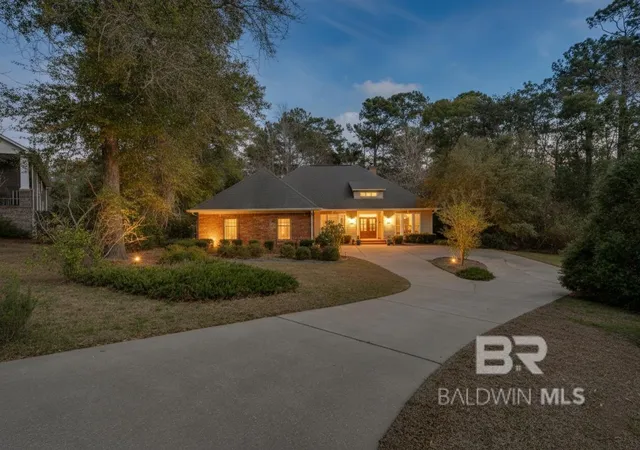 Homes for sale in Fairhope, AL | 109 Pebble Court, Fairhope, AL 36532 | MLS# 392130