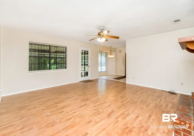 Photo 4 of Single family home for sale at 5812 Fern Valley Rd, Mobile, AL 36609 | MLS# 399932 | Listing updated on 2026-09-30