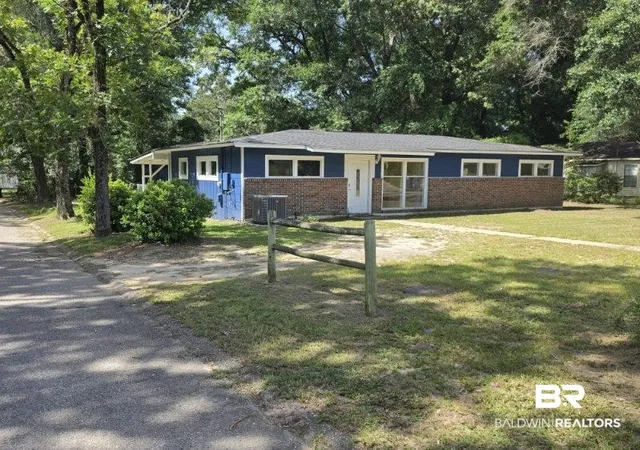 2nd image of 101 Byrd St, Brewton, AL 36426 | MLS# 399738