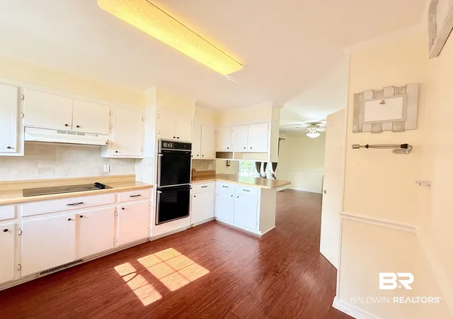Photo 3 of Townhouse for sale at 122 Daisy Rd, Monroeville, AL 36460 | MLS# 400165 | Listing updated on 2026-09-10