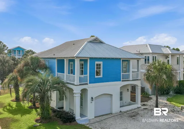 Photo 3 of Single family home for sale at 733 Alligator Aly, Gulf Shores, AL 36542 | MLS# 400289 | Listing updated on 2026-10-24