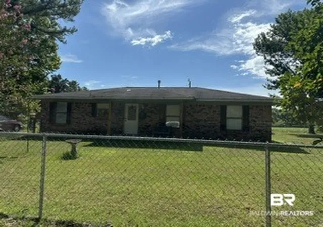 Photo 1 of Sale Pending at 10648 Danne Ln, Fairhope, AL 36532 | MLS# 407433 | Listing updated on 2026-09-16