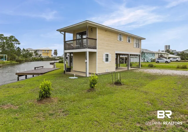 Photo 3 of Single family home for sale at 950 W Lagoon Ave, Gulf Shores, AL 36542 | MLS# 397540 | Listing updated on 2026-08-02