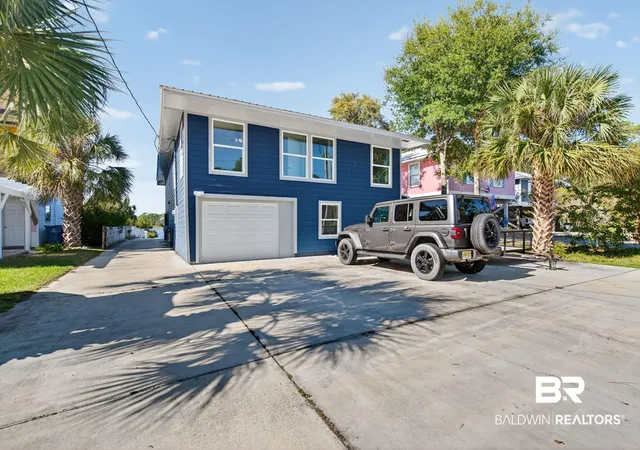 Photo 1 of Sale Pending at 140 W 8th Avenue, Gulf Shores, AL 36542 | MLS# 387253 | Listing updated on 2026-10-16
