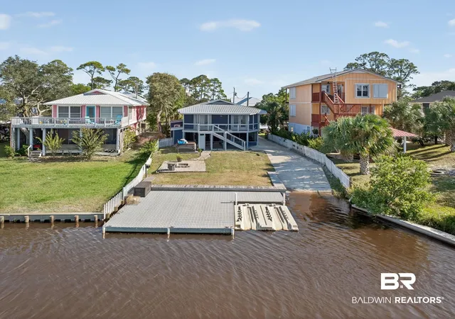 Photo 2 of Sale Pending at 140 W 8th Avenue, Gulf Shores, AL 36542 | MLS# 387253 | Listing updated on 2026-10-16