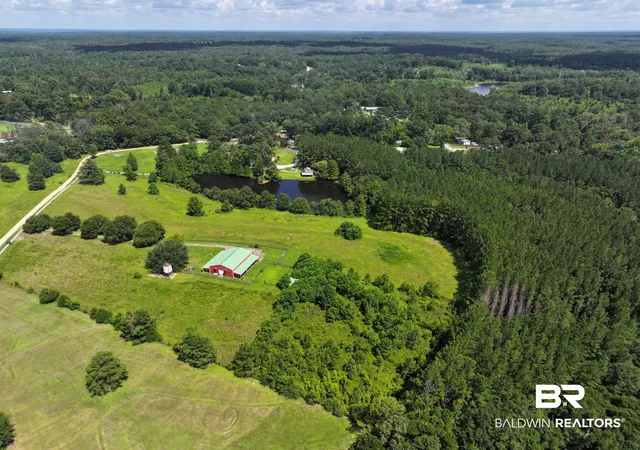 Photo 3 of Sale Pending at 171 Red Barn Road, Evergreen, AL 36401 | MLS# 409068 | Listing updated on 2026-09-17