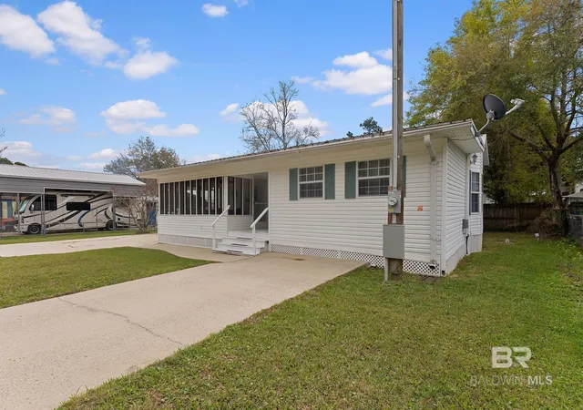 Homes for sale in Lillian, AL | 721 Buena Vista Dr, Lillian, AL 36549 | MLS# 393976