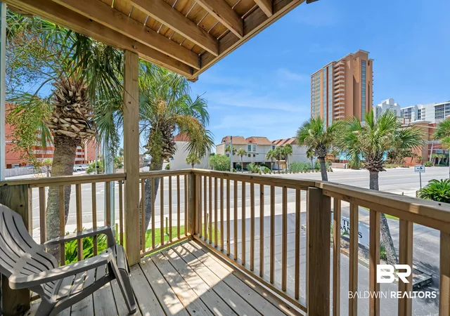 Photo 4 of Townhouse for sale at 700 W Beach Blvd #101, Gulf Shores, AL 36542 | MLS# 409423 | Listing updated on 2026-09-01