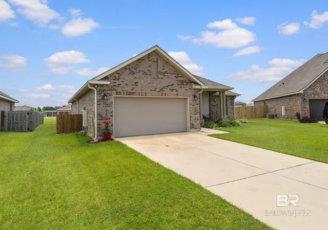 Homes for sale in Foley, AL | 816 Connolly Avenue, Foley, AL 36535 | MLS# 398937
