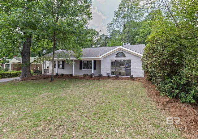 Homes for sale in Mobile, AL | 2404 Pavan Dr, Mobile, AL 36693 | MLS# 395325