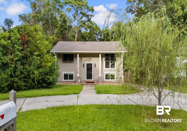Photo 2 of Single family home for sale at 357 S School St, Fairhope, AL 36532 | MLS# 399486 | Listing updated on 2026-09-16