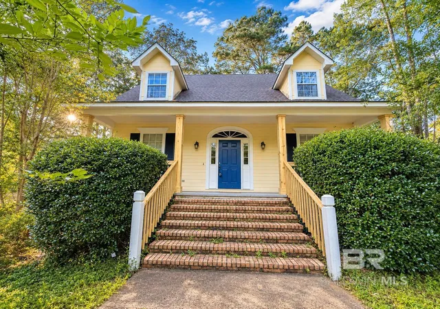 Homes for sale in Daphne, AL | 105 Blackthorne Circle, Daphne, AL 36526 | MLS# 398641
