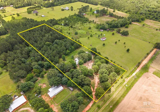 Homes for sale in Robertsdale, AL | 22970 County Road 64, Robertsdale, AL 36567 | MLS# 397740