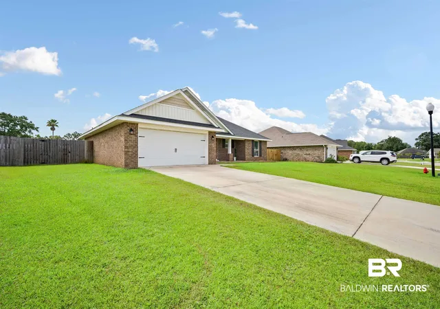 Photo 3 of Sale Pending at 23187 Ridgewood Dr, Robertsdale, AL 36567 | MLS# 399584 | Listing updated on 2026-08-25