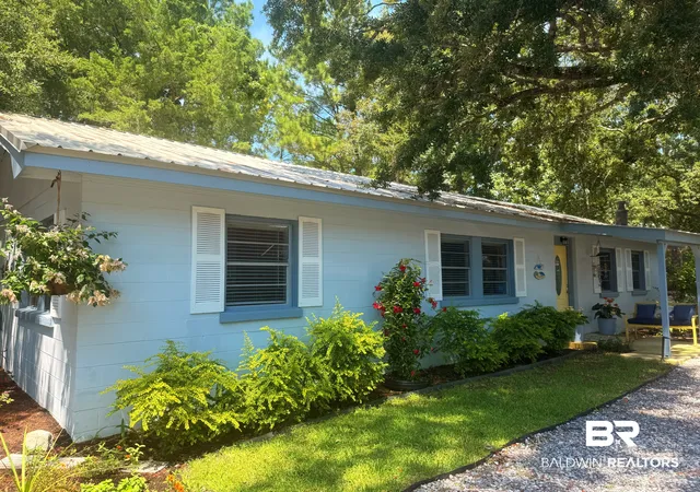 Photo 1 of Single family home for sale at 10221 Bayhaven Dr, Fairhope, AL 36532 | MLS# 409328 | Listing updated on 2026-08-23