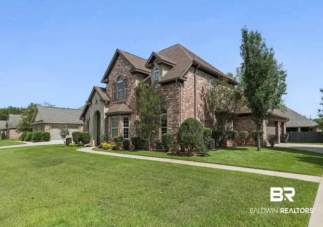 Photo 3 of Single family home for sale at 211 Belmont Ave, Fairhope, AL 36532 | MLS# 392850 | Listing updated on 2026-09-09