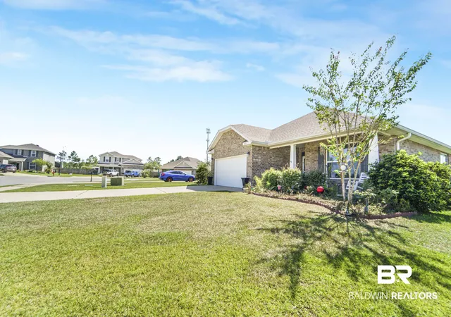 Photo 2 of Single family home for sale at 7021 Shallow Brk Ct, Gulf Shores, AL 36542 | MLS# 409111 | Listing updated on 2026-09-04
