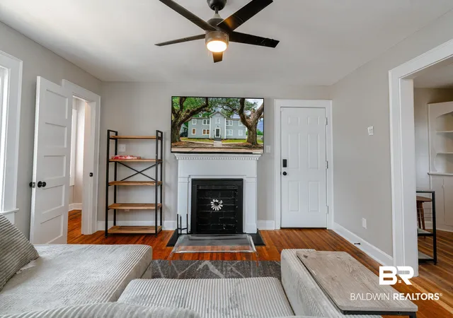 2nd image of 1300 Illinois St, Mobile, AL 36604 | MLS# 392935