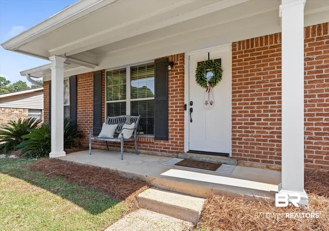 Photo 2 of Single family home for sale at 5612 N Vista Bonita Dr, Mobile, AL 36609 | MLS# 398698 | Listing updated on 2026-09-01