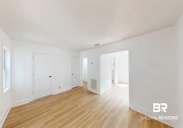 Photo 3 of Single family home for sale at 606 Shady Oak Dr, Mobile, AL 36608 | MLS# 393400 | Listing updated on 2026-08-07