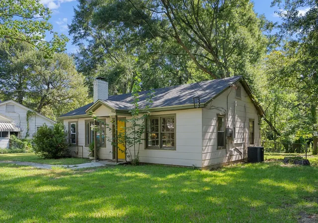 Photo 3 of Single family home for sale at 1467 Pitman Dr, Mobile, AL 36605 | MLS# 398718 | Listing updated on 2026-08-25