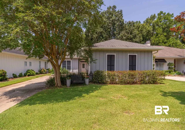 Photo 1 of Single family home for sale at 105 Oak Bnd Ct, Fairhope, AL 36532 | MLS# 398628 | Listing updated on 2026-09-09