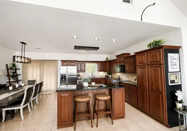 Photo 3 of Single family home for sale at 1977 Minnesota Ln, Gulf Shores, AL 36542 | MLS# 407509 | Listing updated on 2026-08-28