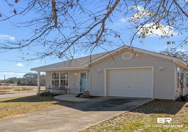 Photo 2 of Single family home for sale at 18990 E Hammond Street, Robertsdale, AL 36567 | MLS# 409518 | Listing updated on 2026-09-17