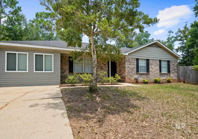 Homes for sale in Fairhope, AL | 12835 County Road 32, Fairhope, AL 36532 | MLS# 399093