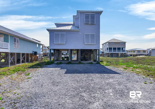 Photo 3 of Single family home for sale at 402 S Boykin Ct, Gulf Shores, AL 36542 | MLS# 406166 | Listing updated on 2026-09-16