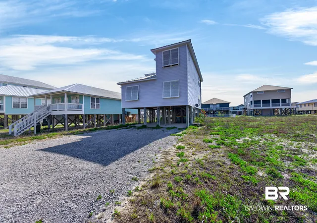 Photo 3 of Single family home for sale at 402 S Boykin Ct, Gulf Shores, AL 36542 | MLS# 406166 | Listing updated on 2026-09-16