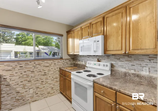 Photo 4 of Townhouse for sale at 1232 E Hummingbird Ln #202, Gulf Shores, AL 36542 | MLS# 395474 | Listing updated on 2026-07-30