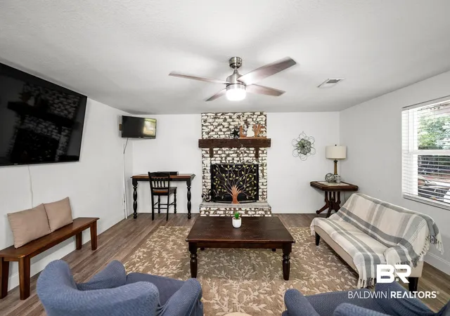 Photo 3 of Single family home for sale at 33129 Antietam Rd, Lillian, AL 36549 | MLS# 397347 | Listing updated on 2026-09-11