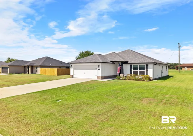Photo 3 of Single family home for sale at 140 St Stephens Ct, Atmore, AL 36502 | MLS# 409146 | Listing updated on 2026-08-18