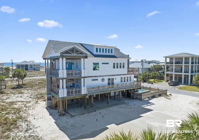 Photo 2 of Single family home for sale at 800 Via De Luna Dr, Gulf Breeze, FL 32561 | MLS# 397953 | Listing updated on 2026-08-17
