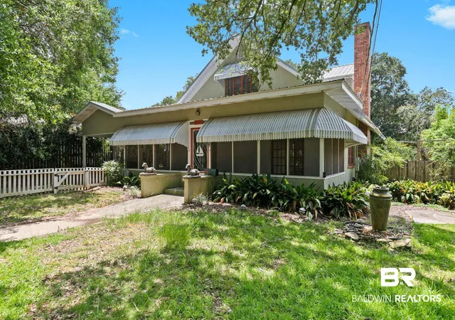 Photo 3 of Sale Pending at 118 Fels Ave, Fairhope, AL 36532 | MLS# 399173 | Listing updated on 2026-09-15