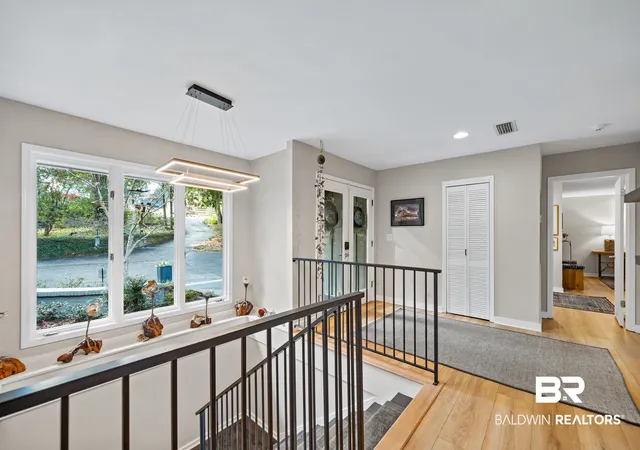 Photo 4 of Single family home for sale at 934 Sea Cliff Dr, Fairhope, AL 36532 | MLS# 390240 | Listing updated on 2026-08-02