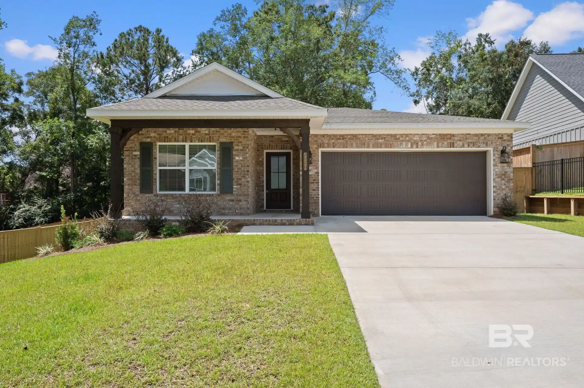Single family home for sale at 5521 Cross Crk Dr, Mobile, AL 36693 | MLS# 412453