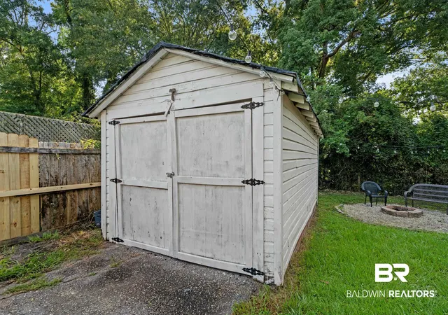 34th image of 205 Pinehill Dr, Mobile, AL 36606 | MLS# 398818