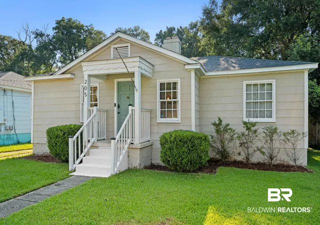 Photo 3 of Single family home for sale at 205 Pinehill Dr, Mobile, AL 36606 | MLS# 398818 | Listing updated on 2026-09-10