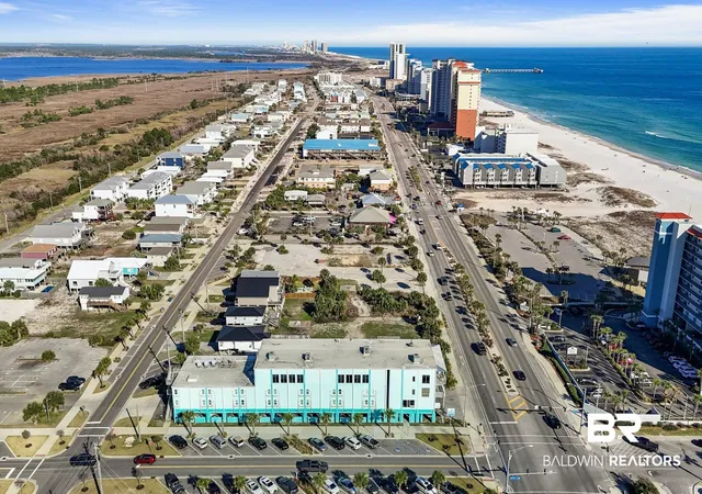 Photo 4 of Townhouse for sale at 200 E Beach Blvd #303, Gulf Shores, AL 36542 | MLS# 394928 | Listing updated on 2026-09-08