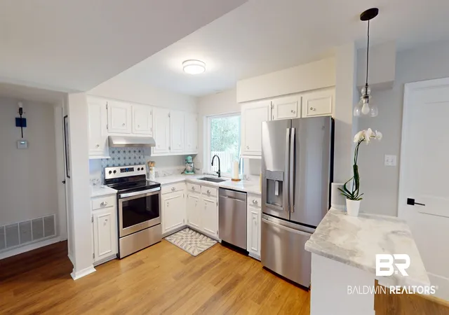 Photo 4 of Sale Pending at 1056 Mccay Ave, Mobile, AL 36609 | MLS# 400140 | Listing updated on 2026-09-16