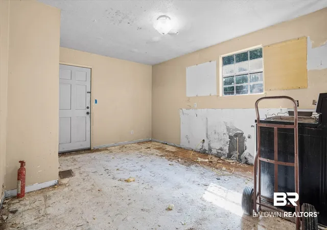 Photo 4 of Single family home for sale at 401 Frederick Ave, Fairhope, AL 36532 | MLS# 399137 | Listing updated on 2026-08-02